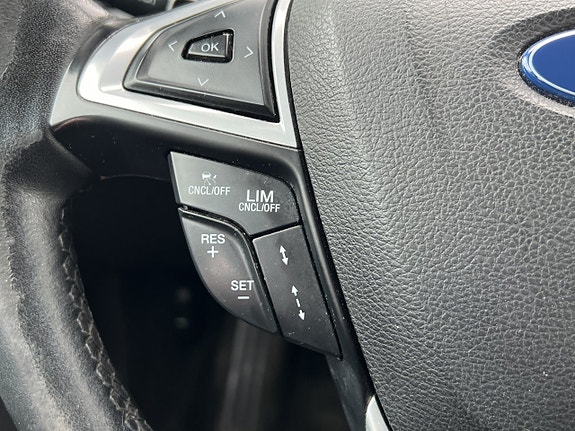 Ford Mondeo 13 of 23