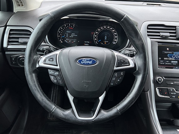 Ford Mondeo 12 of 23
