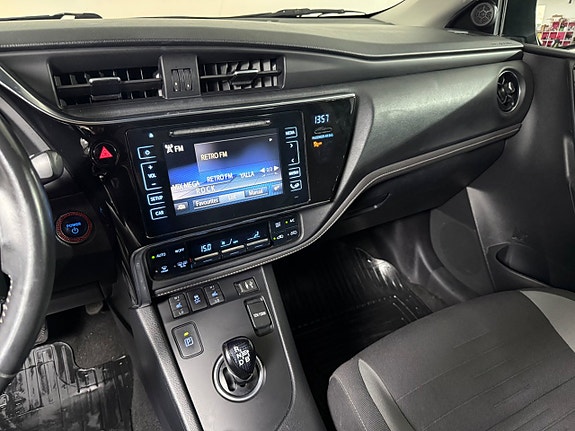 Toyota Auris 13 of 19