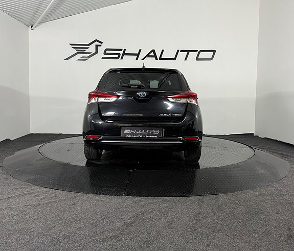 Toyota Auris 6 of 19