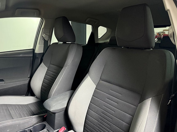 Toyota Auris 10 of 19