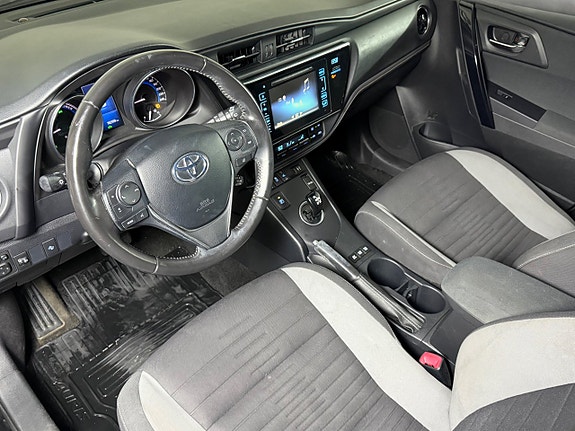 Toyota Auris 9 of 19
