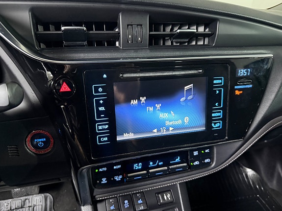 Toyota Auris 15 of 19