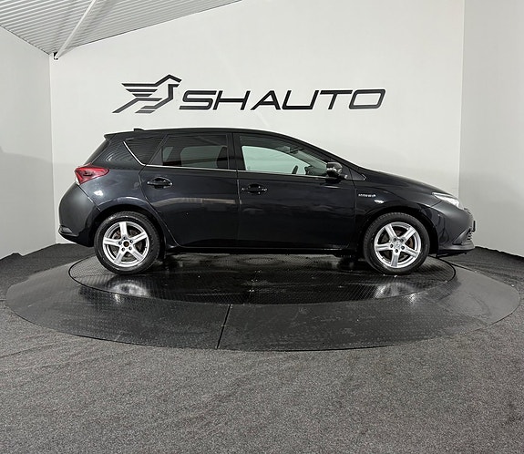 Toyota Auris 4 of 19