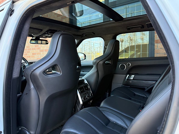 Land Rover Range Rover Sport 17 of 24