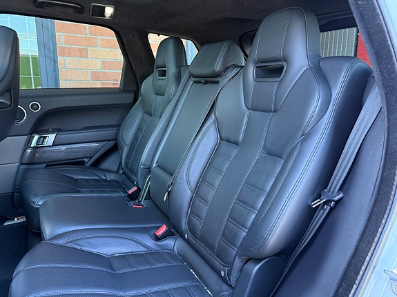Land Rover Range Rover Sport 18 of 24