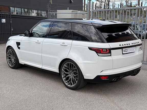 Land Rover Range Rover Sport 4 of 5
