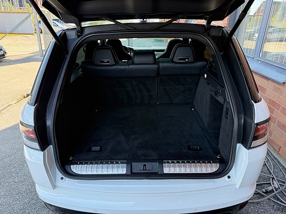 Land Rover Range Rover Sport 23 of 24