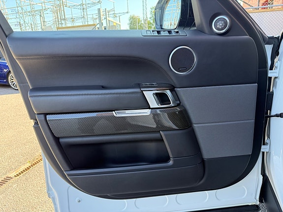 Land Rover Range Rover Sport 10 of 24