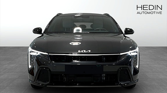 Kia K4 2 of 5