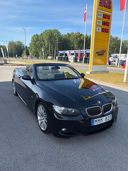 BMW 325i 3 of 5