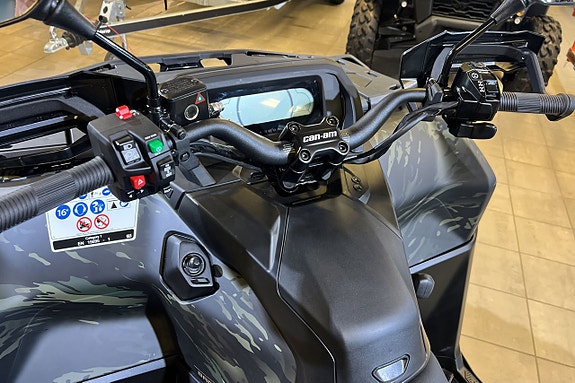 Can-Am Outlander MAX Backcountry 1000R 101hk 8 of 15