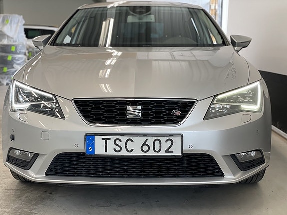 Seat Leon 2 of 5