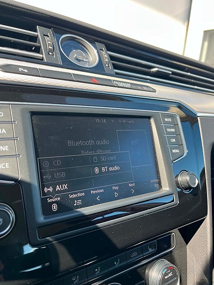 Volkswagen Passat 10 of 21