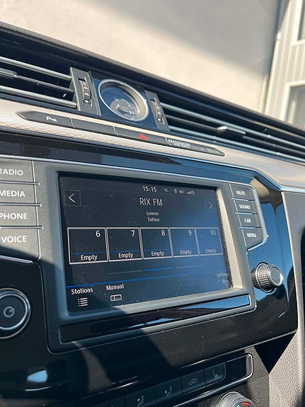 Volkswagen Passat 11 of 21