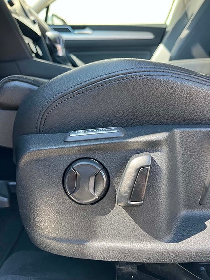 Volkswagen Passat 13 of 21