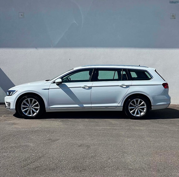 Volkswagen Passat 3 of 5