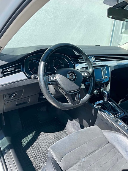 Volkswagen Passat 5 of 5