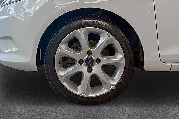 Ford Fiesta 9 of 17