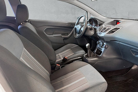 Ford Fiesta 16 of 17