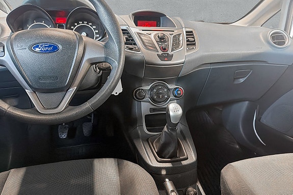 Ford Fiesta 11 of 17