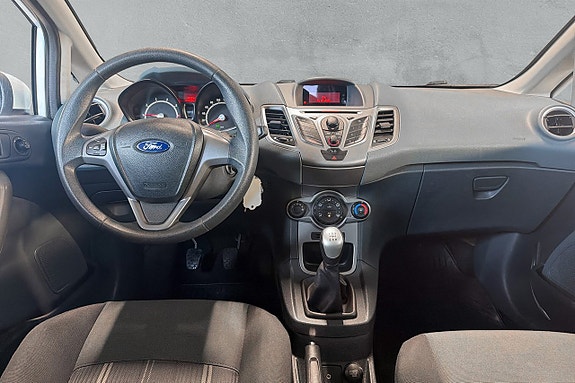 Ford Fiesta 13 of 17