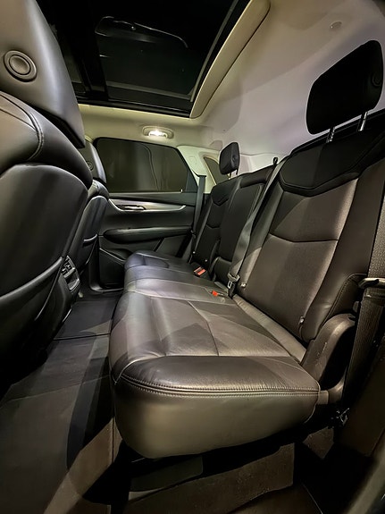 Cadillac XT5 10 of 19