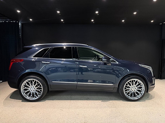 Cadillac XT5 6 of 19
