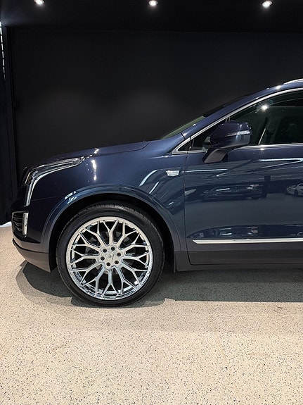 Cadillac XT5 5 of 19