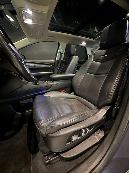 Cadillac XT5 11 of 19
