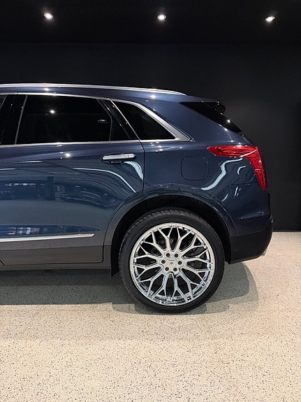 Cadillac XT5 4 of 19