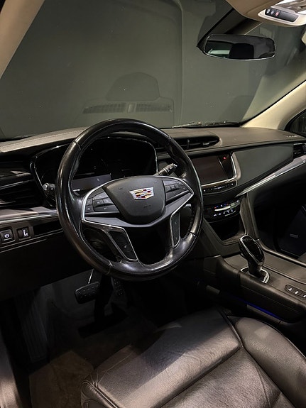 Cadillac XT5 13 of 19
