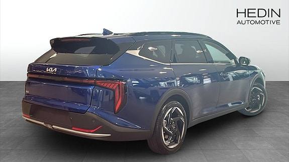 Kia K4 2 of 5
