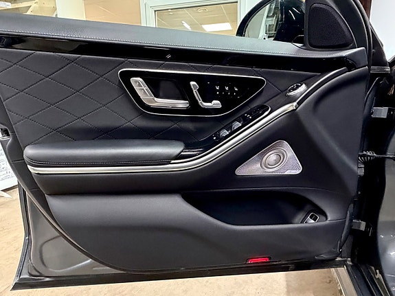 Mercedes-Benz S400 d 15 of 23