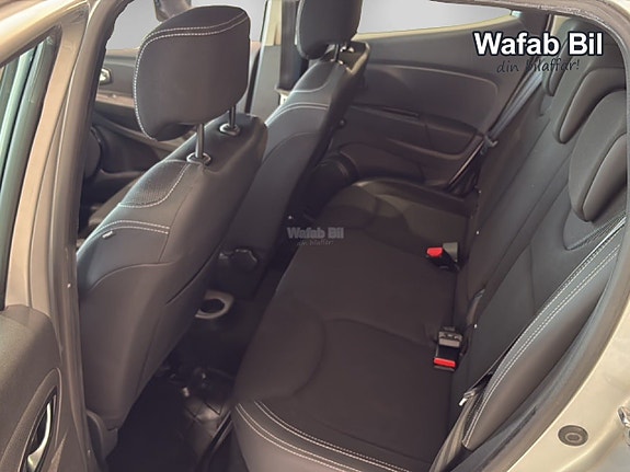 Renault Clio 9 of 14