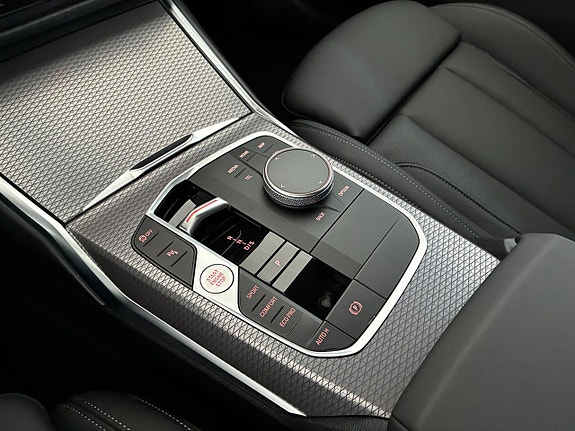 BMW 320 9 of 16