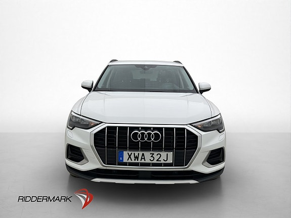 Audi Q3 2 of 5