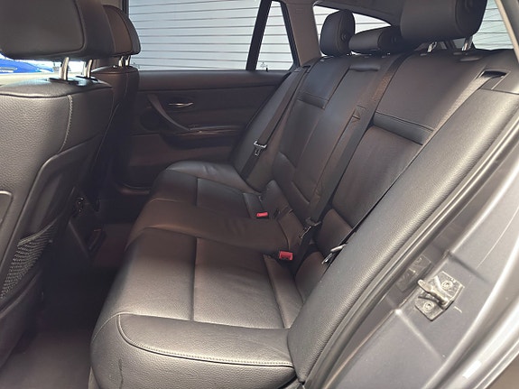 BMW 335i 19 of 19