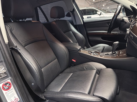 BMW 335i 15 of 19