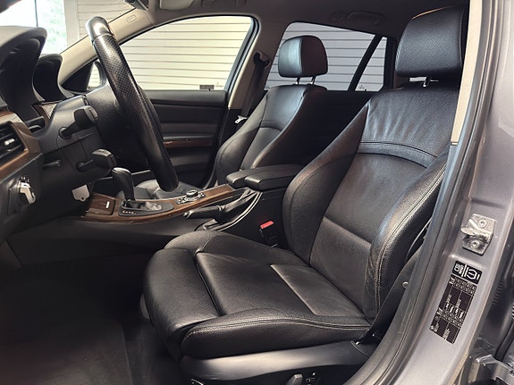 BMW 335i 13 of 19