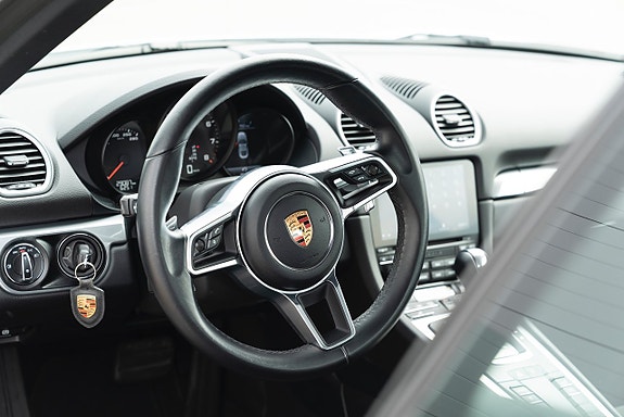Porsche 718 Cayman 14 of 16