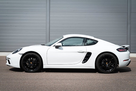 Porsche 718 Cayman 3 of 5