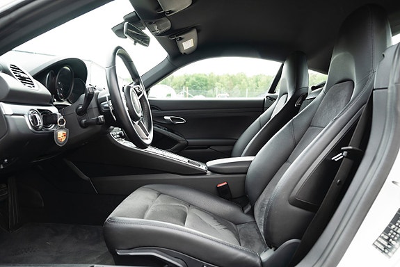 Porsche 718 Cayman 11 of 16