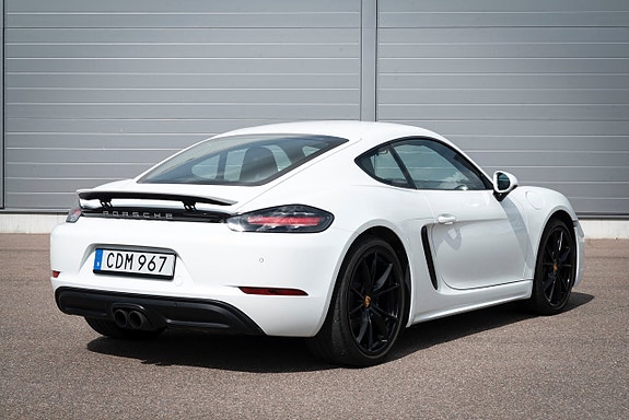 Porsche 718 Cayman 6 of 16