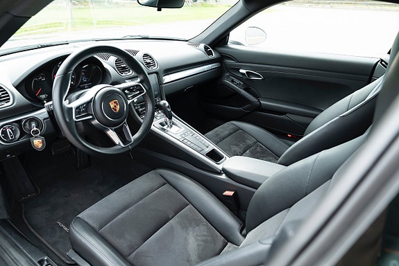 Porsche 718 Cayman 13 of 16