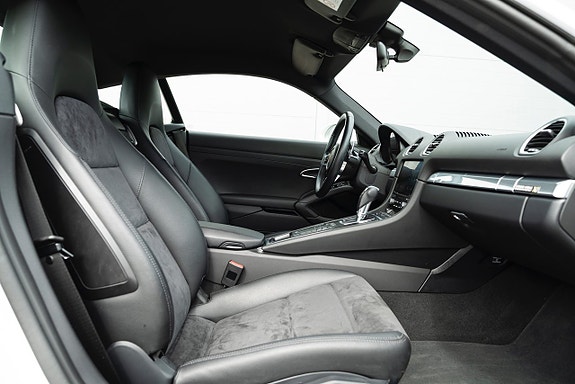 Porsche 718 Cayman 10 of 16