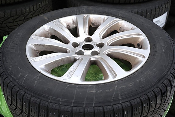 Land Rover Discovery Sport 25 of 26