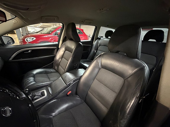 Volvo V70 13 of 15