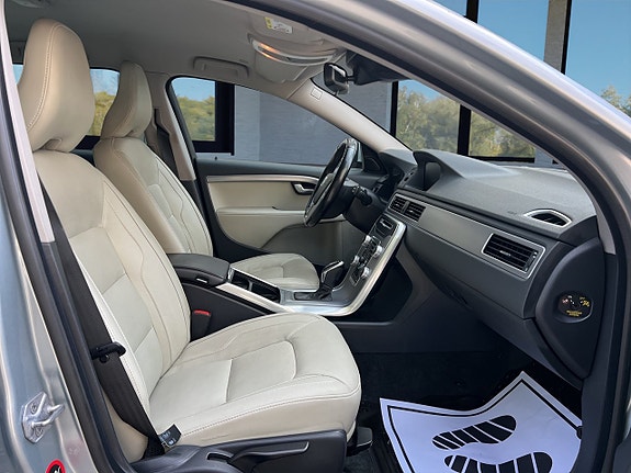 Volvo V70 16 of 18