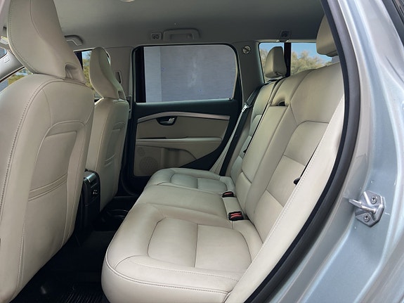 Volvo V70 12 of 18
